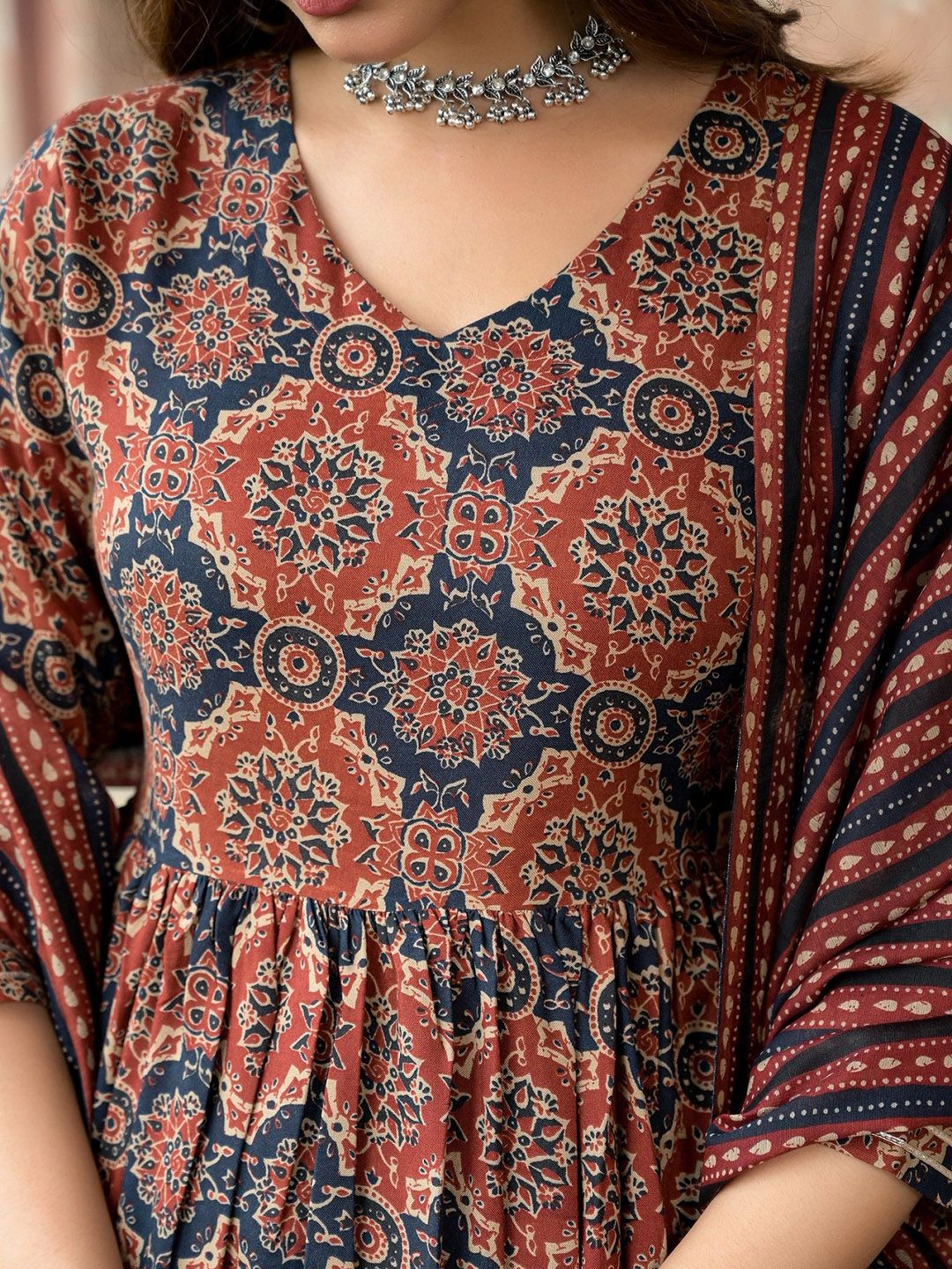 Women’s White Straight Kurta Pant Set with Maroon Printed Border Detailing