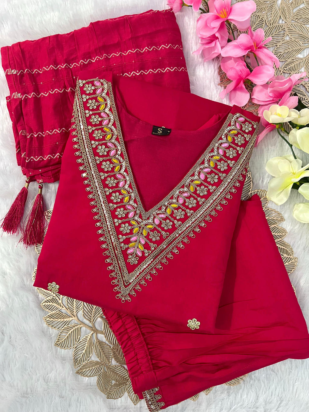 Women’s Pink V-Neck Embroidered Kurta with Matching Pants & Dupatta